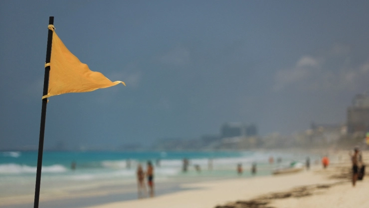 Cancelan-clases-por-la-llegada-del-huracán-Beryl-a-estas-regiones-de-México