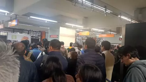 Se registran retrasos en cuatro líneas del Metro CDMX hoy 5 de diciembre de 2023.