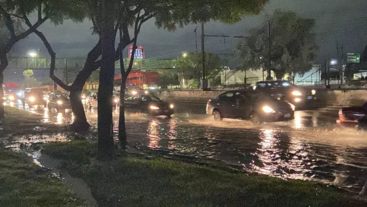 inundación en calzada de la CDMX