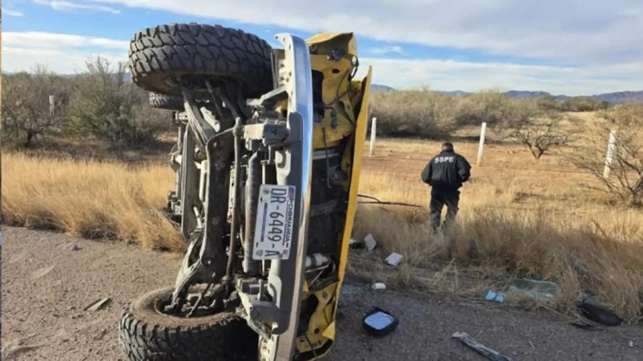 Volcadura carretera Chihuahua-Parral