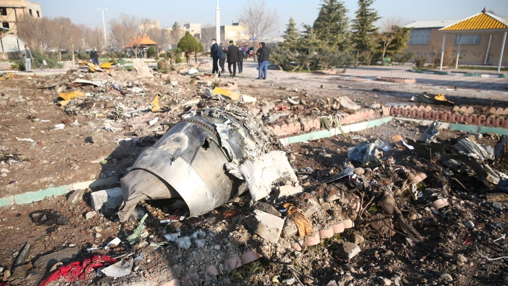 FOTO DE ARCHIVO: Destrozos de un avión de Ukraine International Airlines en las afueras de Teherán, Irán, el 8 de enero de 2020