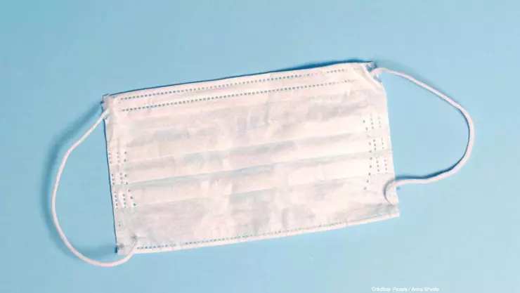 cubrebocas mujer amenaza hombre disparar.jpg