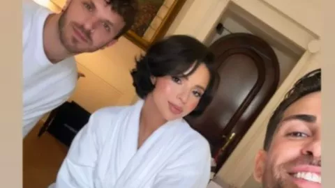 Ángela Aguilar con maquillaje de novia