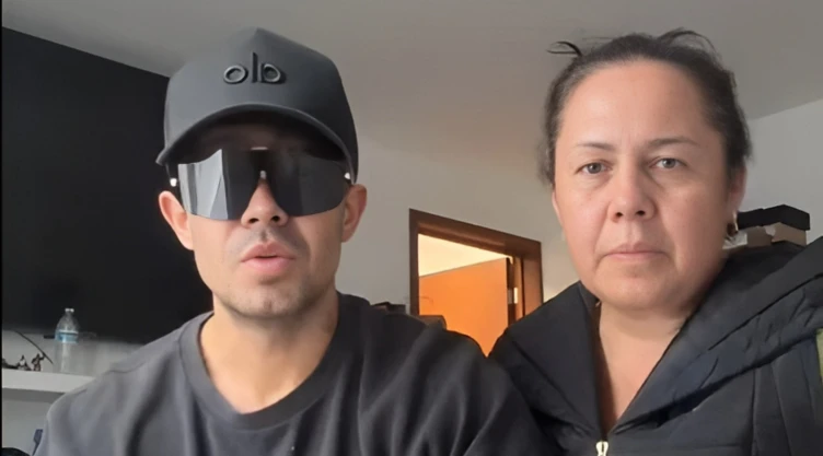Derek Trejo y su tia hablan sobre su mamá