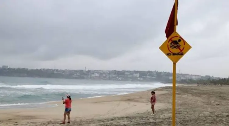 olas de puerto escondido