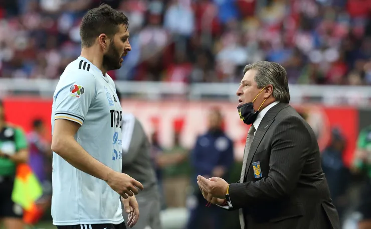 Gignac y Miguel Herrera