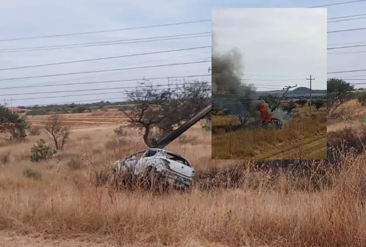 Accidente en Zacatecas Joven chocó contra un poste y el auto se incendió hoy 30 de noviembre; así ocurrió