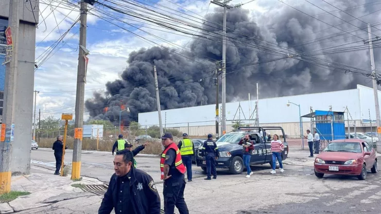 incendio-se-sale-control-contenedores-diesel-explotan-en-fabrica-lubricantes-en-estado-de-mexico.jpg