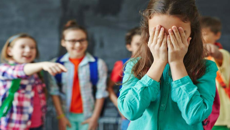 ¿Qué hacer si tu hijo sufre acoso escolar, según la Ley