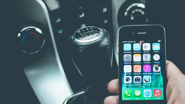 celular auto.jpg