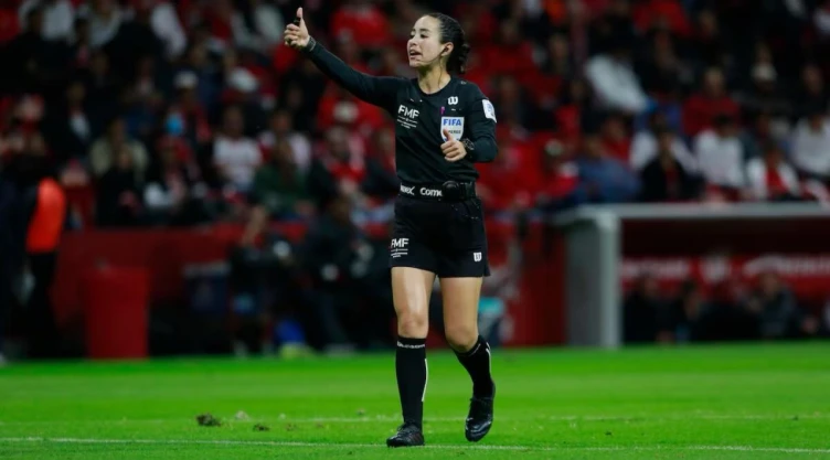 quien-es-katia-itzel-garcia-mendoza-la-primera-arbitra-central-mexicana-en-un-mundial