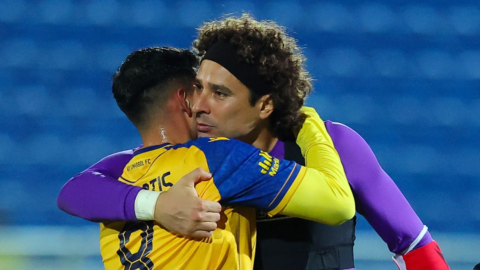 Guillermo Ochoa fue vital para la victoria de su equipo