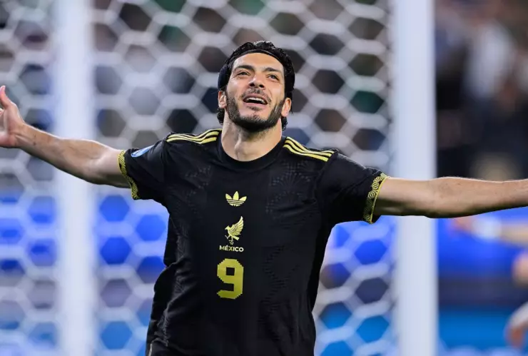 Ra&uacute;l Jim&eacute;nez escala en top 10 de goleadores 