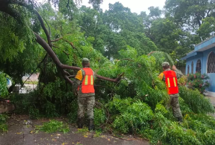 Protección Civil y Seguridad atienden encharcamientos en Chetumal