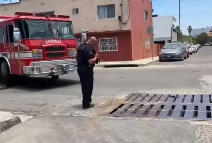 ATRAPADA EN ALCANTARILLA