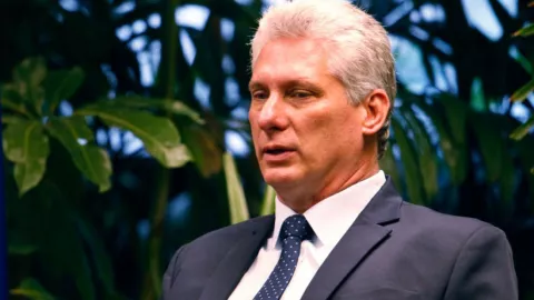 Díaz-Canel denuncia que Estados Unidos “pretende asfixiar” la economía de Cuba