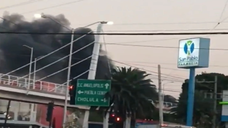 INCENDIO Bulevar Hermanos Serdán hoy 4 de marzo de 2025