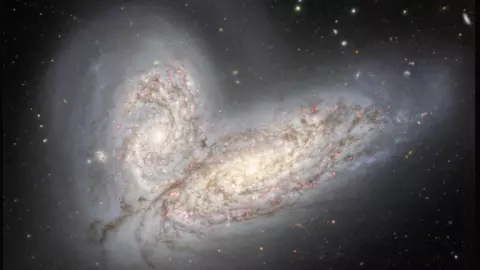 Mariposa cósmica Viralizan imagen de fusión de galaxias