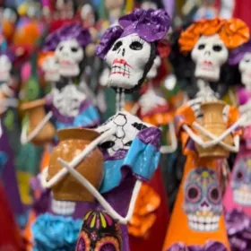 día-de-muertos-2023-catrinas-de-papel-mercados-de-méxico