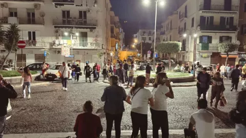 150 temblores en Italia evacuan a 40 mil personas y una cárcel de mujeres