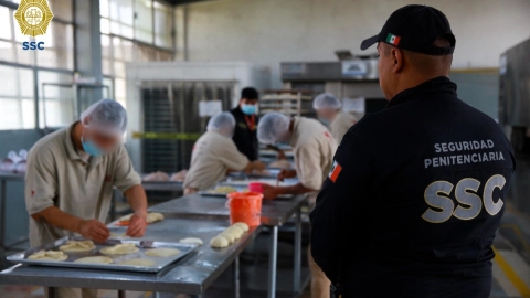 Reclusorios de CDMX arrancan venta de pan de muerto.jpg