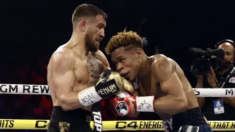 Devin Haney vs Vasyl Lomachenko