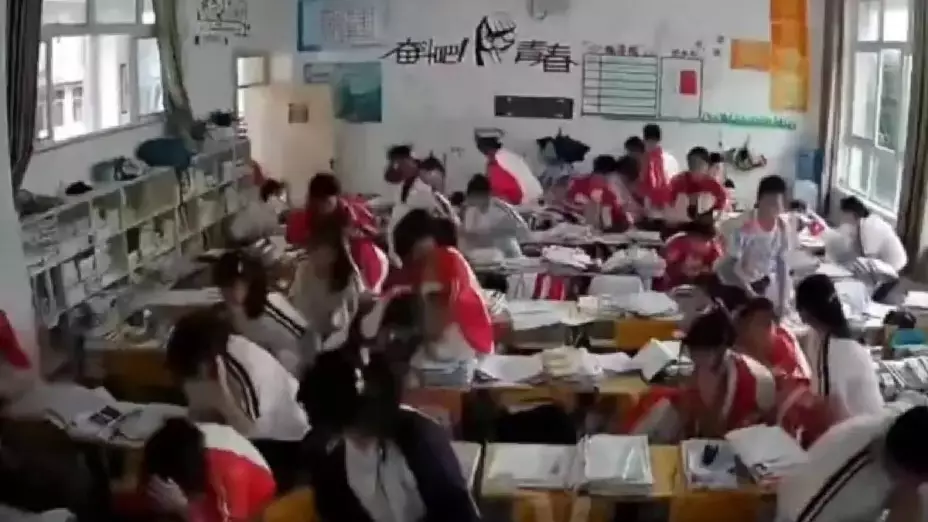 Videos Así se vivió sismo en China, dejó muertos y heridos