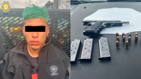 Capturan a dos sujetos que tenían de rehén a un hombre dentro de un auto en Iztapalapa