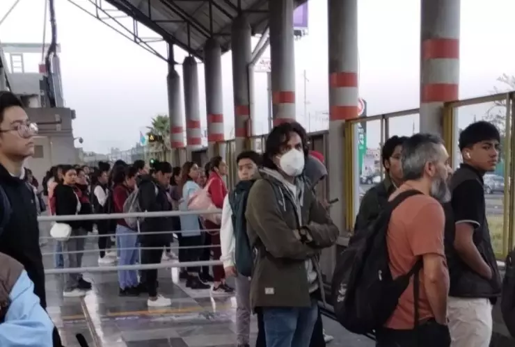 Aglomeraciones y retrasos en el transporte público