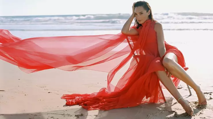 Gal Gadot, en medio de la polémica por besar a su hija; redes la critican