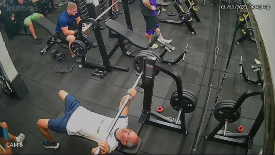 video fuerte hombre muere gimnasio en brasil.png
