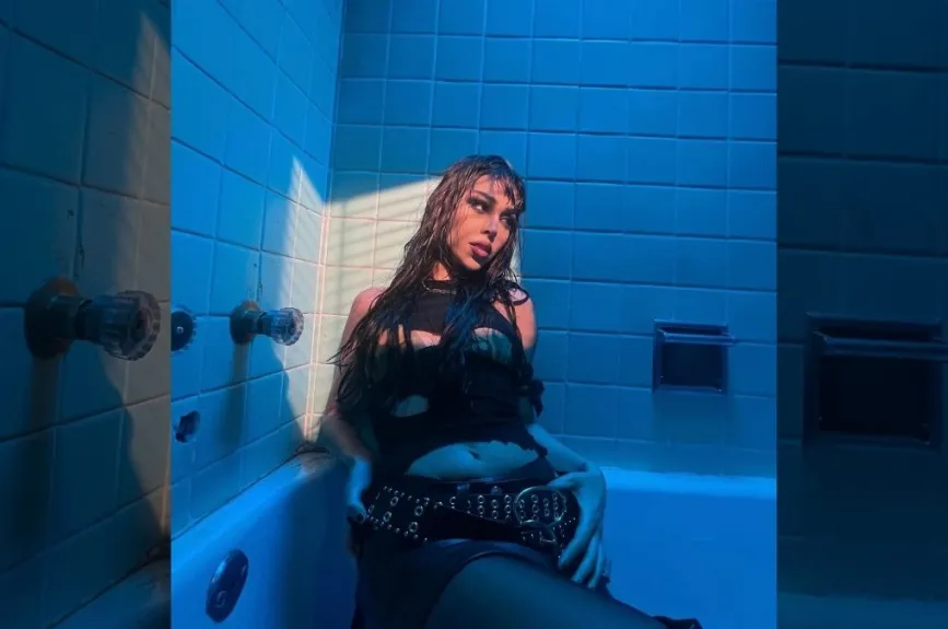 Danna Paola dark.jpg