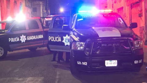 Violencia en Sinaloa: Dos policías mueren en balaceras y narcobloqueos en Mazatlán; hay heridos