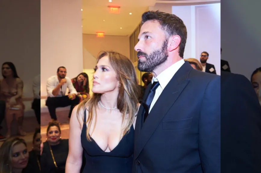 JLO y Ben atentos.jpg