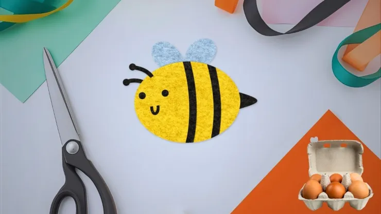 Ideas DIY Transforma hueveras de cartón en un adorno infantil con forma de abejitas.jpg