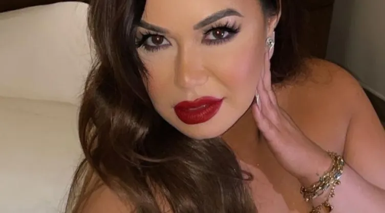 Chiquis recuerda cuando Jenni Rivera la acusó de estar con Esteban Loaiza.