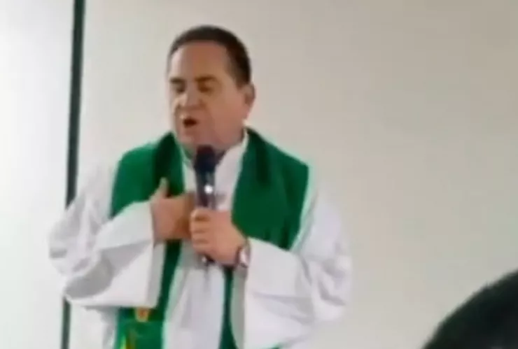 Padre se hace viral al cantar en misa un tema del fallecido Yeison Jiménez, quien perdió la vida en un accidente de avión