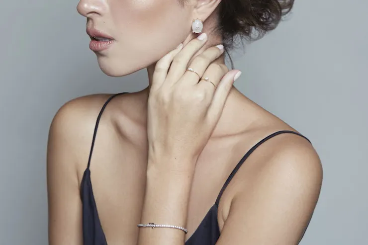 Pulseras, aretes y anillos