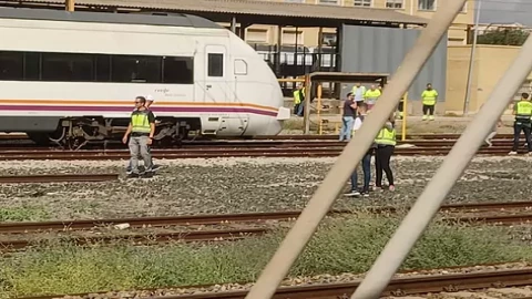¡Terrible! Futbolista español murió electrocutado en un vagón del tren