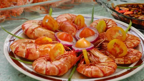 ¿Cómo se curan la cruda en distintas partes de México? Con camarones.