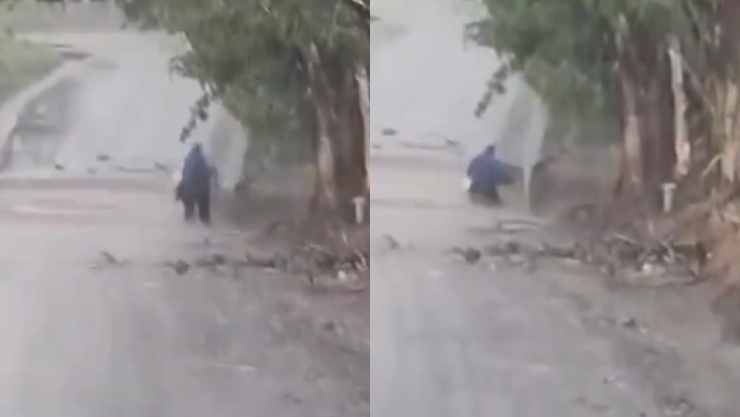 Hombre es arrastrado por corriente