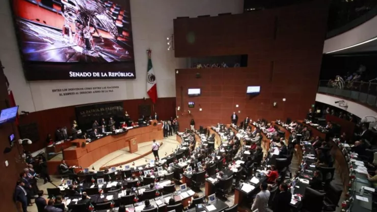 Senado exige la destitución de juez que absolvió a presunto abusador de una menor de edad