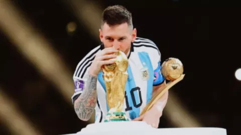 dia-lionel-messi-levanto-copa-mundial-fifa-falsa-qatar-2022.jpg
