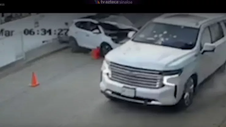 Persecución en el fraccionamiento Terranova, en Culiacán..jpg