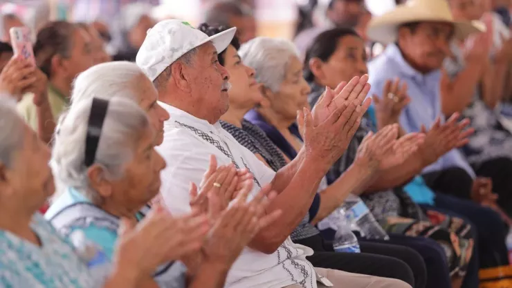 Pension Bienestar e IMSS para adultos mayores en México