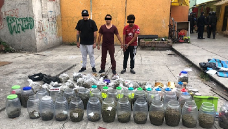 Droga en vitroleros en Tepito