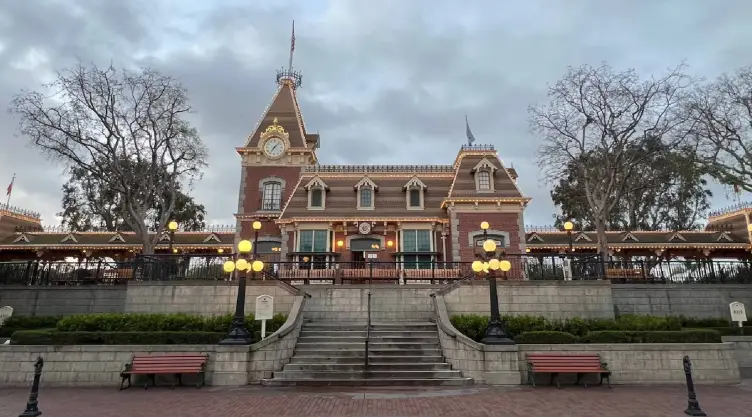 una vista del establecimiento de Disney por fuera.
