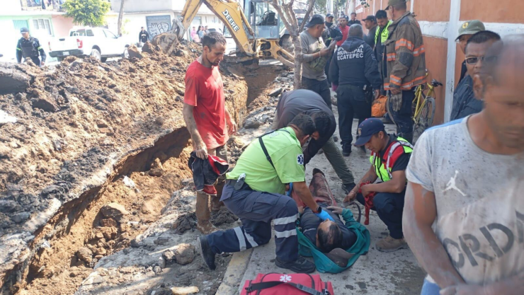 deslave deja a trabajadores sepultados en Ecatepec