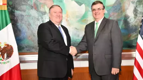 Mike Pompeo y Marcelo Ebrard durante una reunión en julio de 2019