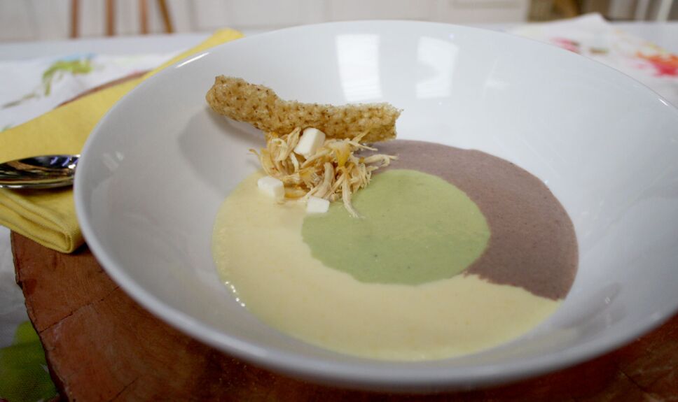 Crema de poblano, frijol y elote